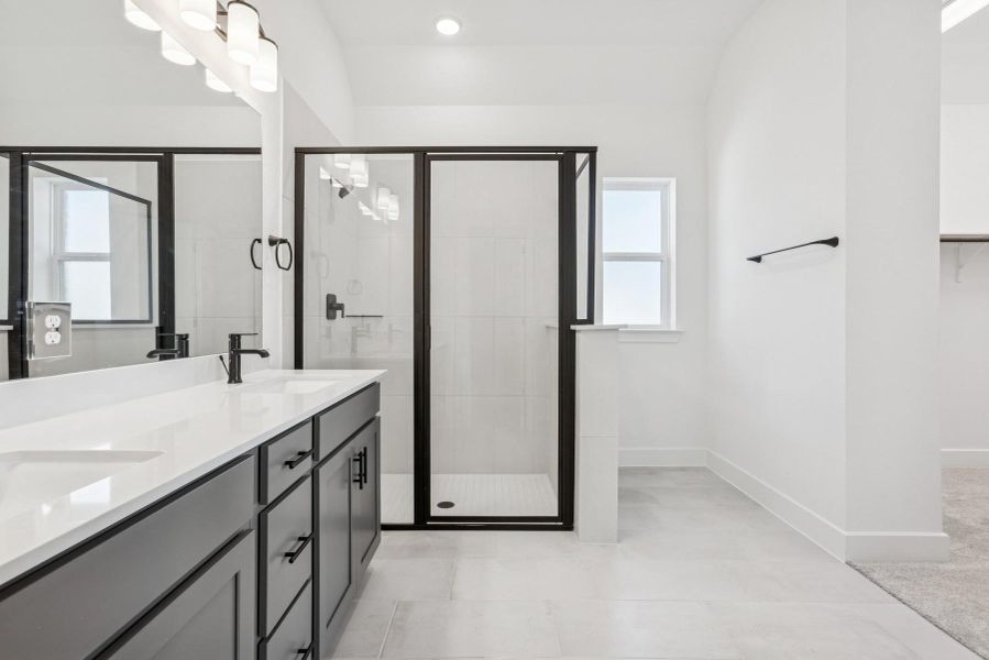 Owner's Bathroom Owner's Bathroom