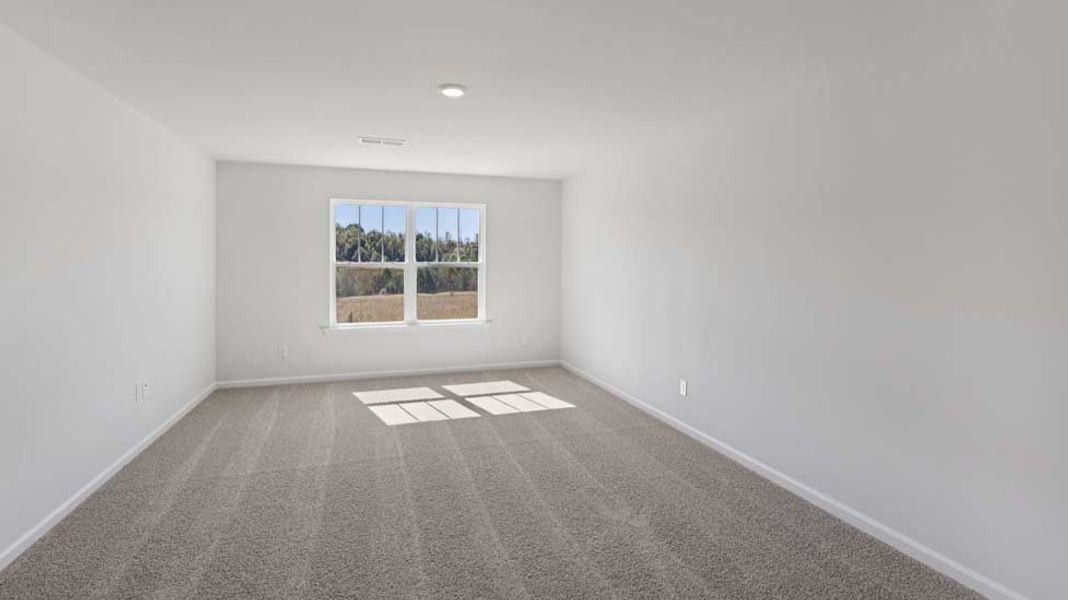 Spacious, unfurnished interior of a new home in Rydele Heights, Asheville (Image 30).