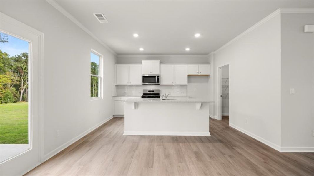 Spacious, unfurnished interior of a new home in , Union City (Image 13).