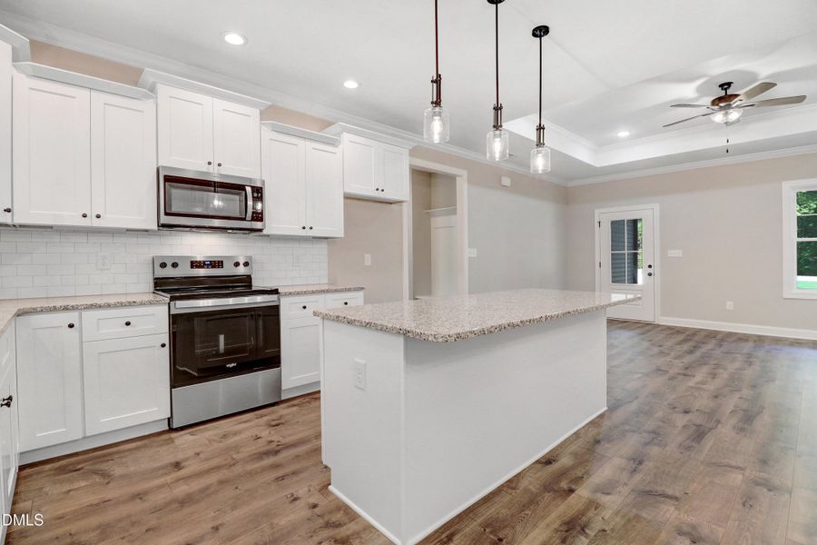 18-652 Shawnee Dr-18