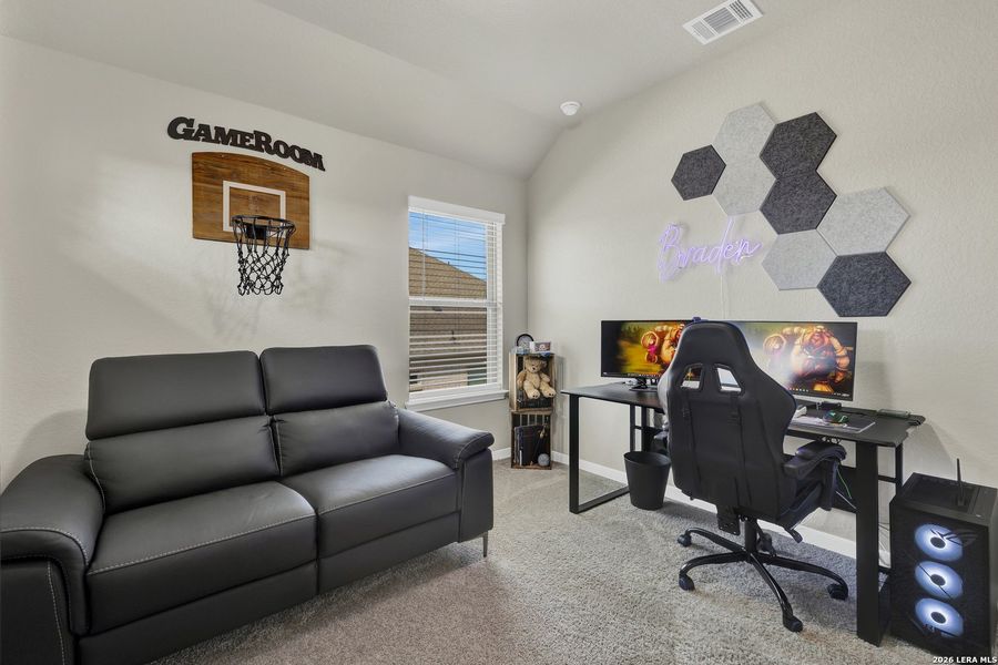 Furnished interior view inside a new home in Buffalo Crossing, Cibolo (Image 8).