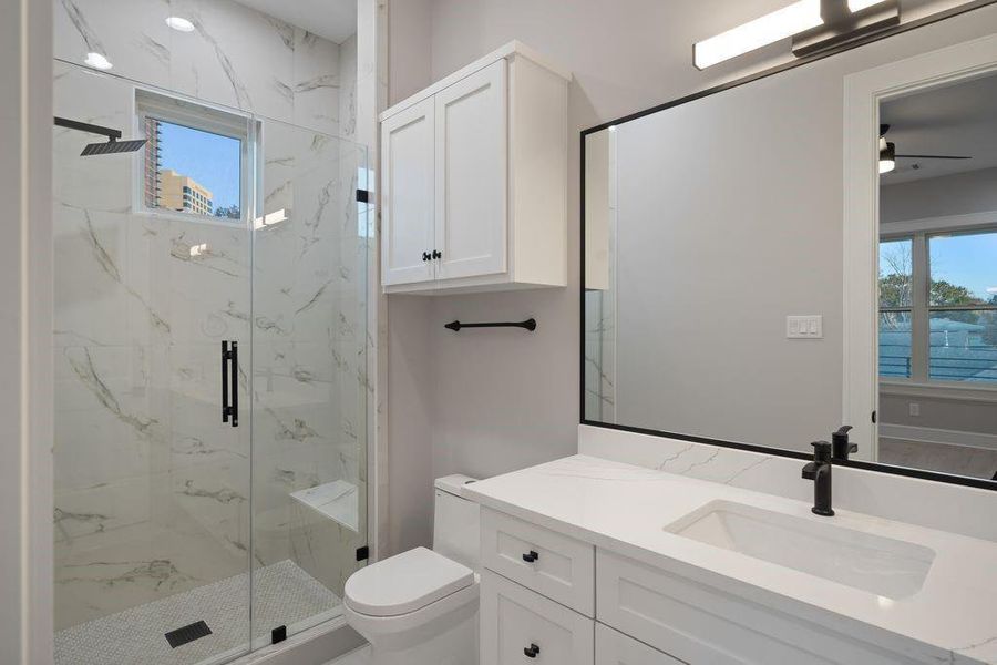 En-suite bath for Bedroom 4