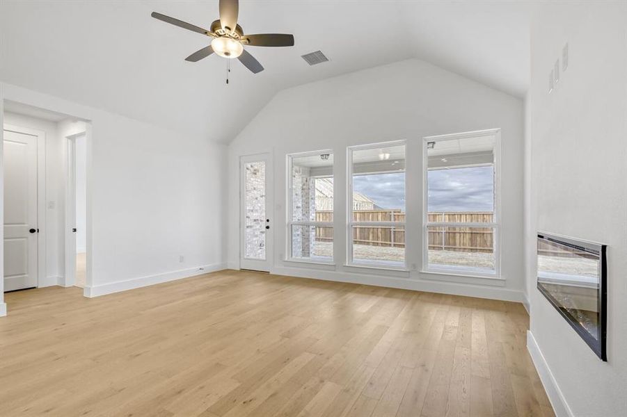 Spacious, unfurnished interior of a new home in Meraki, Forney (Image 12).