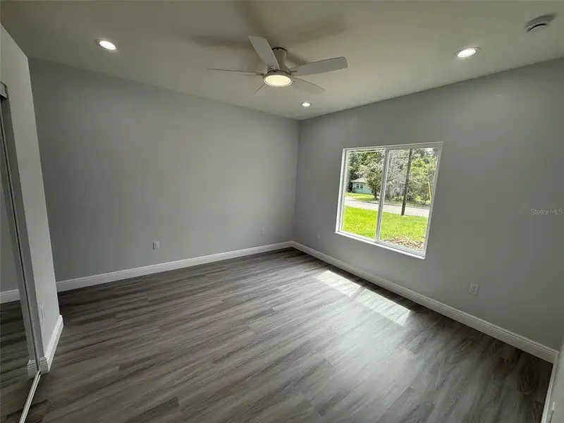 Spacious, unfurnished interior of a new home in , Gainesville (Image 9).