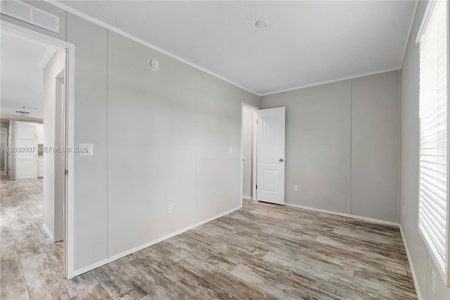 Spacious, unfurnished interior of a new home in , Dania Beach (Image 15).