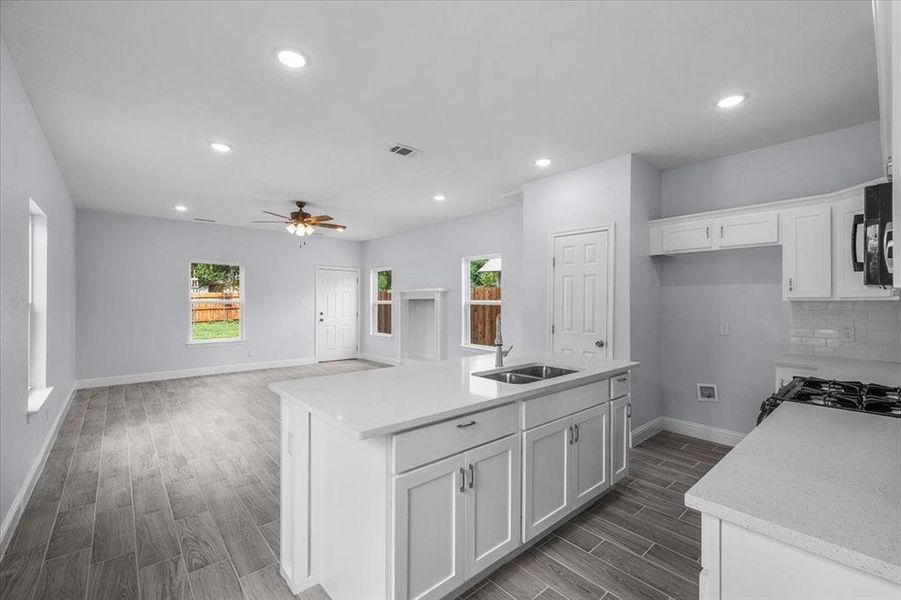 Furnished interior view inside a new home in , Fort Worth (Image 7).
