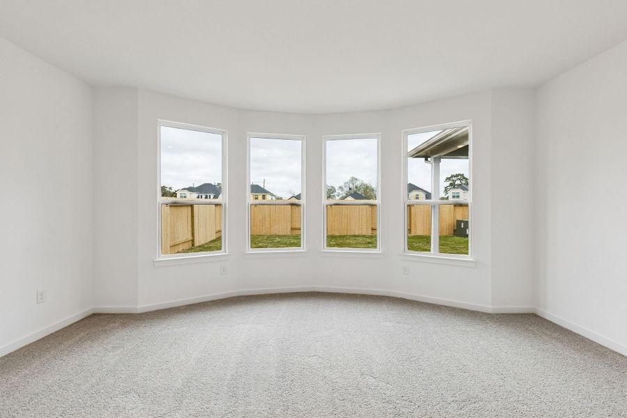 Spacious, unfurnished interior of a new home in Ellerden, Tomball (Image 25).