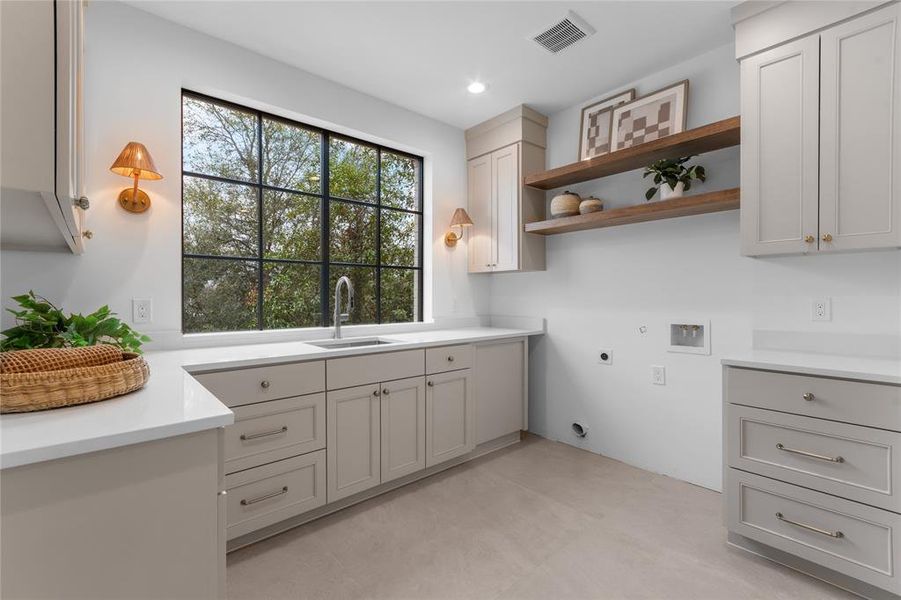 Furnished interior view inside a new home in , Dallas (Image 10).
