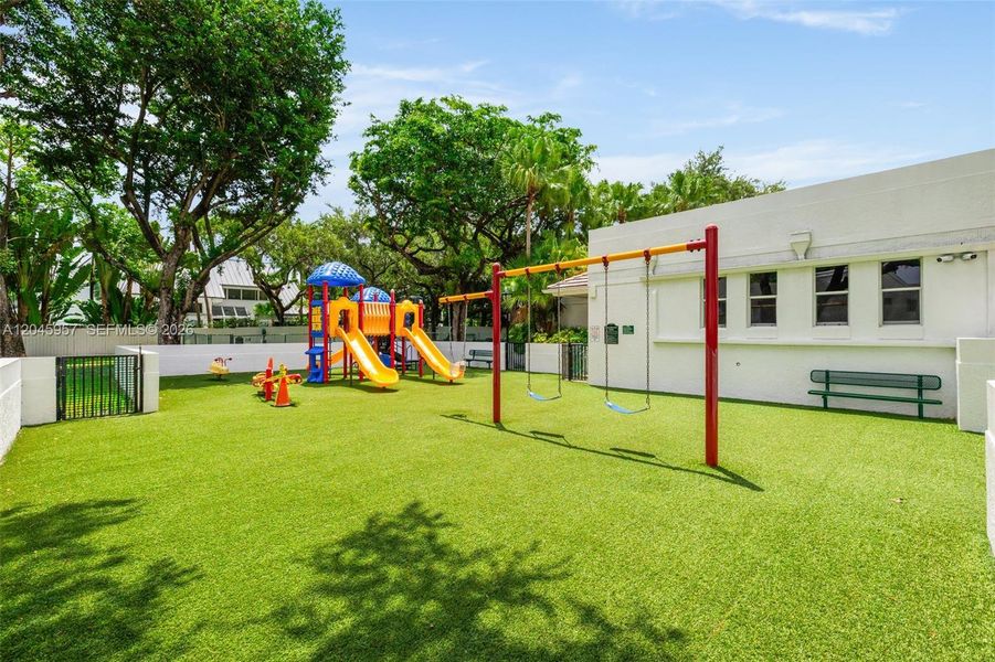 Community amenities in , Miami (Image 38).