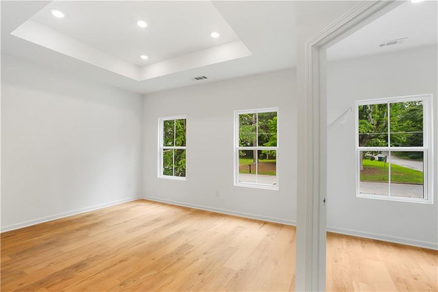 Spacious, unfurnished interior of a new home in , Atlanta (Image 13).