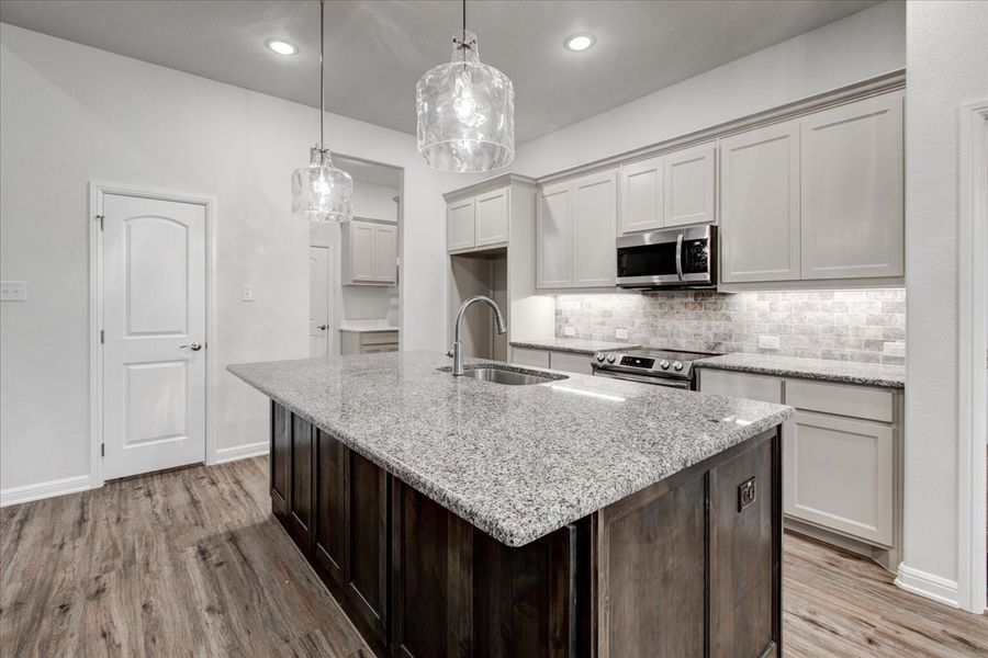 Representative furnished interior of a home built from the The Renner by Doug Parr Custom Homes in Honeysuckle Ranch, Paradise (Image 6). Representative furnished interior of a home built from the The Renner by Doug Parr Custom Homes in Honeysuckle Ranch, Paradise (Image 6).