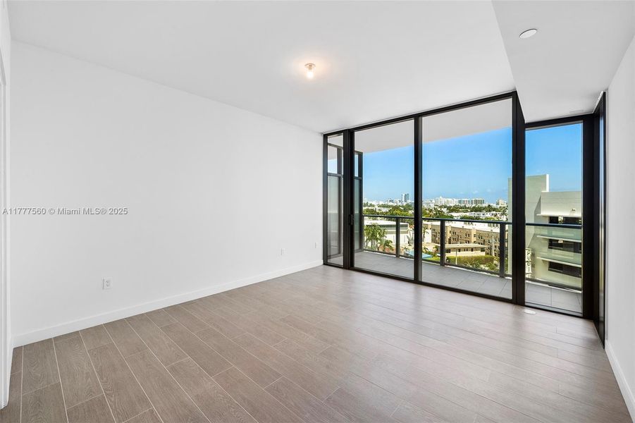 Spacious, unfurnished interior of a new home in Five Park, Miami Beach (Image 17).