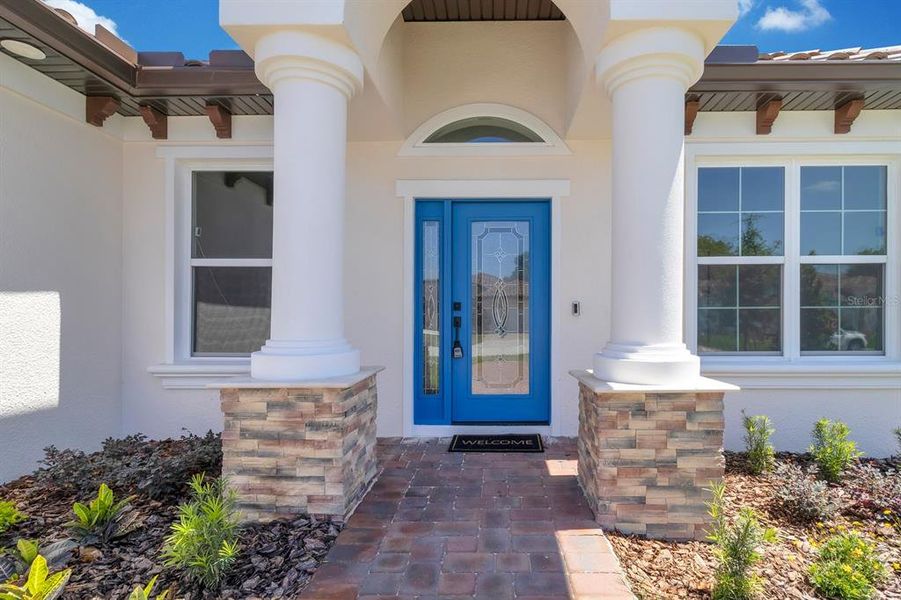 Exterior details and patio area of a home in , Haines City (Image 30).