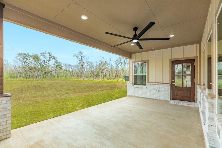 Exterior details and patio area of a home in , Richwood (Image 29).