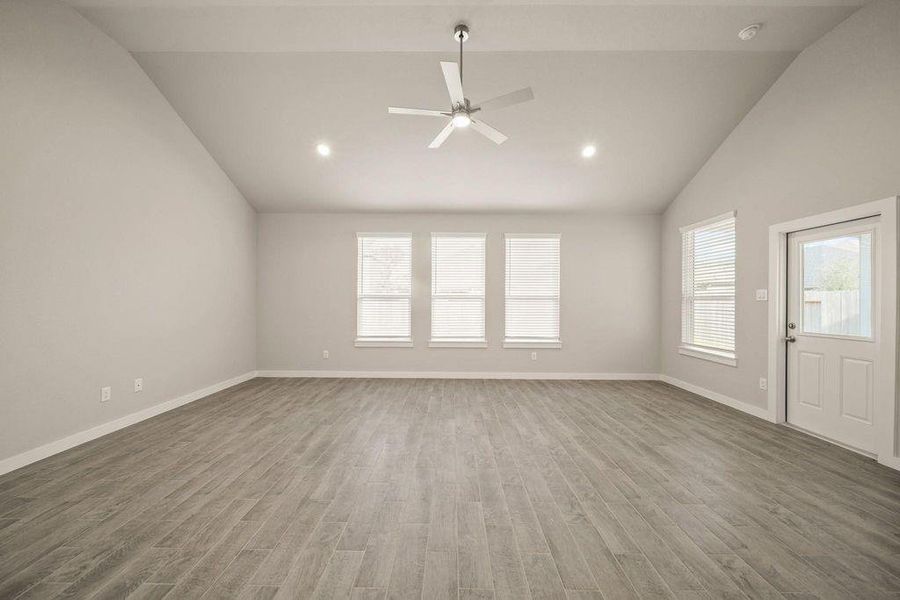 Spacious, unfurnished interior of a new home in Barton Creek Ranch, Conroe (Image 12). Spacious, unfurnished interior of a new home in Barton Creek Ranch, Conroe (Image 12).