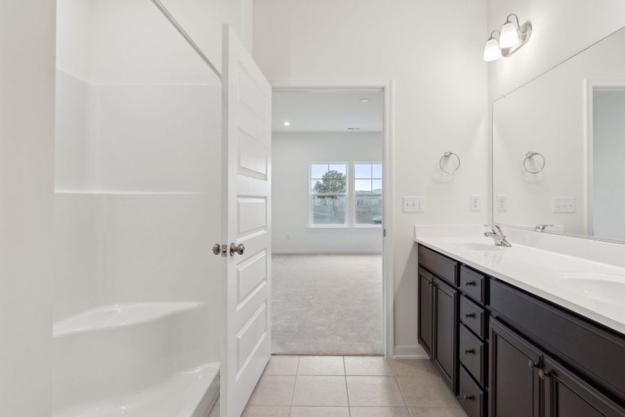 14- HHHunt Maxwell Parimary Bathroom