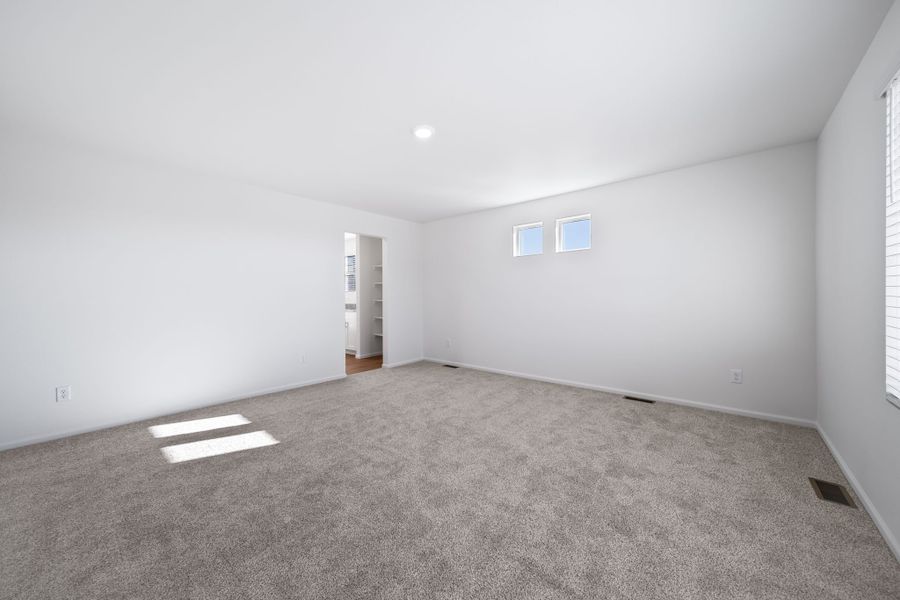 Spacious, unfurnished interior of a new home in Thompson River Ranch, Johnstown (Image 20). Spacious, unfurnished interior of a new home in Thompson River Ranch, Johnstown (Image 20).