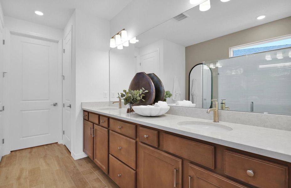 Representative furnished interior of a home built from the Palmary by Del Webb in Del Webb Saint Johns, St. Johns (Image 9).
