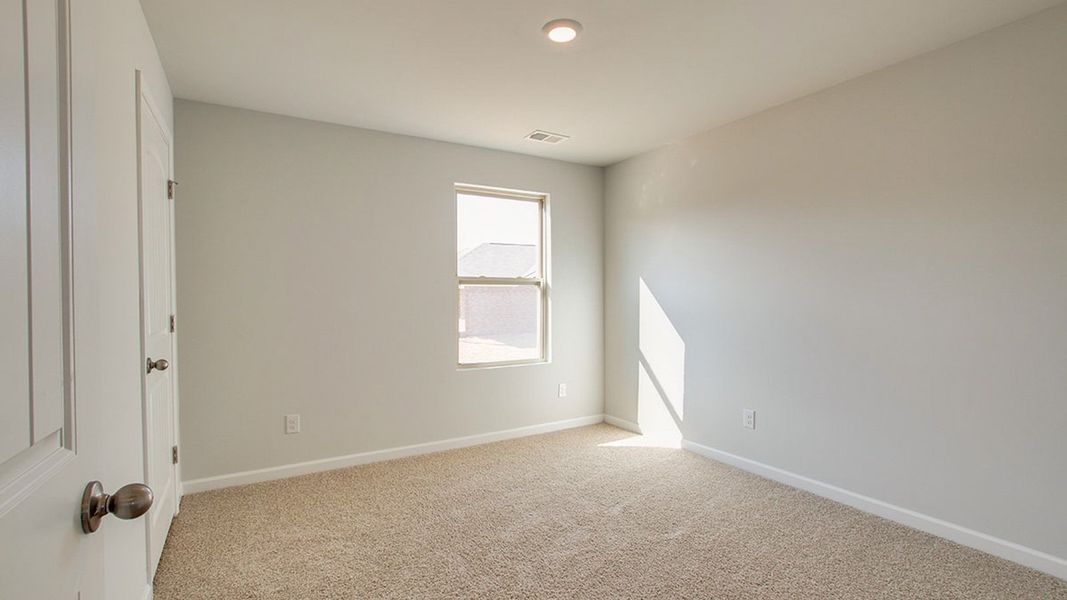 Spacious, unfurnished interior of a new home in Woodbridge Glen Single Family, Lebanon (Image 24).