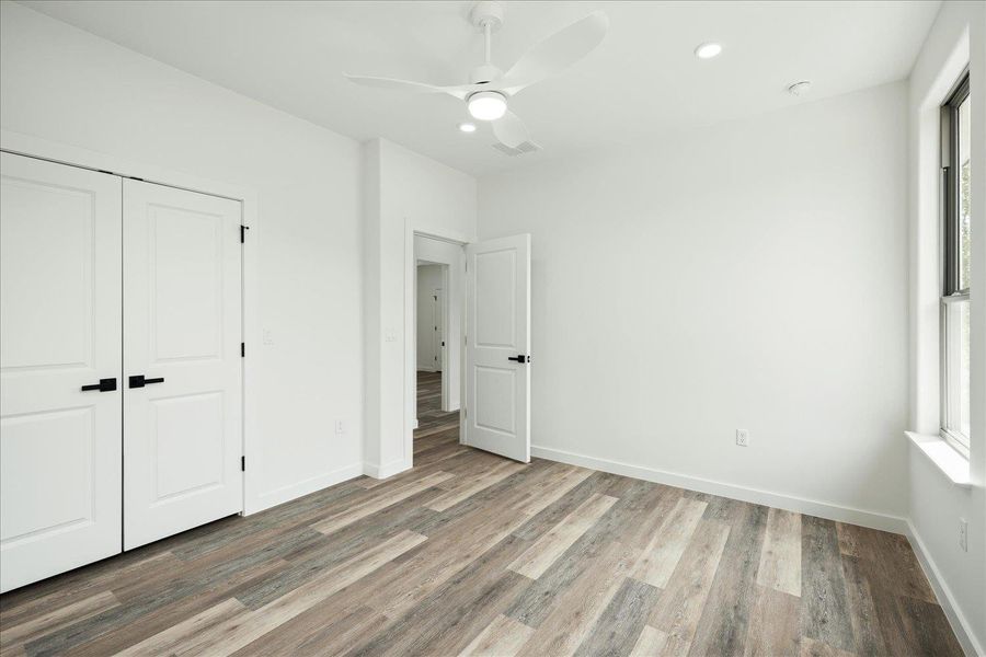 Spacious, unfurnished interior of a new home in , Smithville (Image 17).