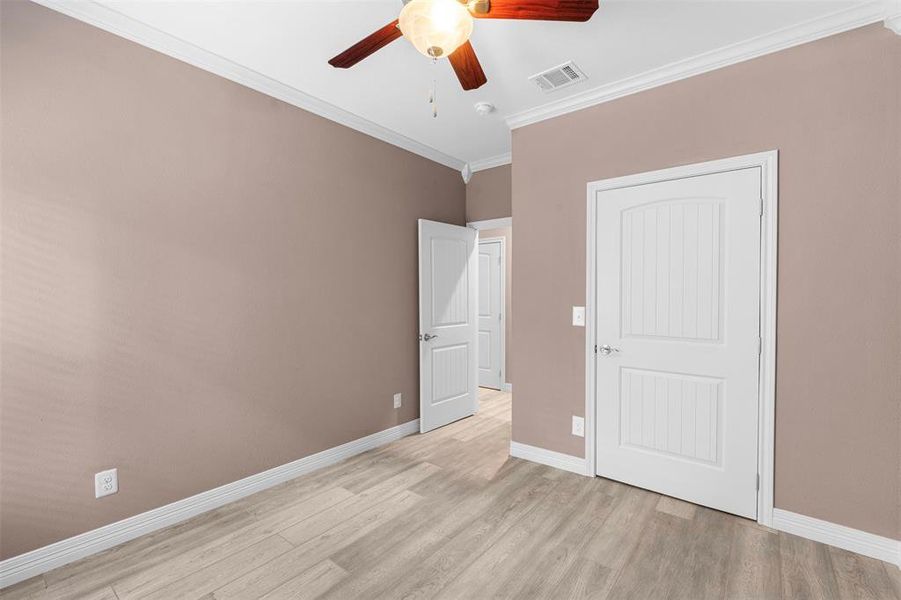 Spacious, unfurnished interior of a new home in , Corsicana (Image 24).