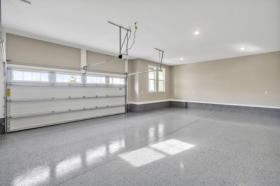 Lumina Island, Garage