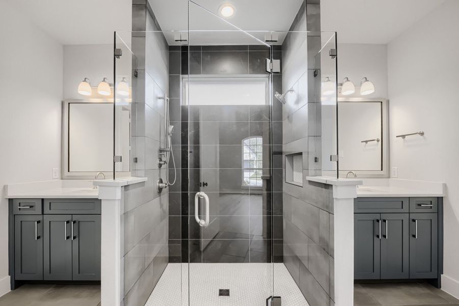 11300 Cider - Primary Bathroom