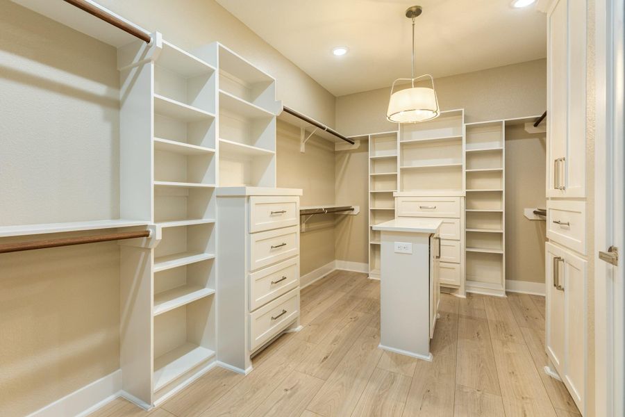 Furnished interior view inside a new home in , Richwood (Image 19).
