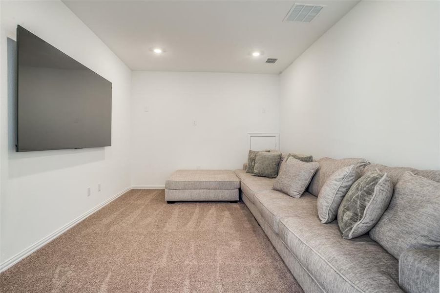 Furnished interior view inside a new home in Bridgewater: Classic Collection, Princeton (Image 9). Furnished interior view inside a new home in Bridgewater: Classic Collection, Princeton (Image 9).