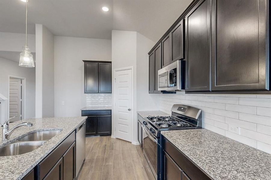 Furnished interior view inside a new home in Mobberly Farms, Pilot Point (Image 10). Furnished interior view inside a new home in Mobberly Farms, Pilot Point (Image 10).