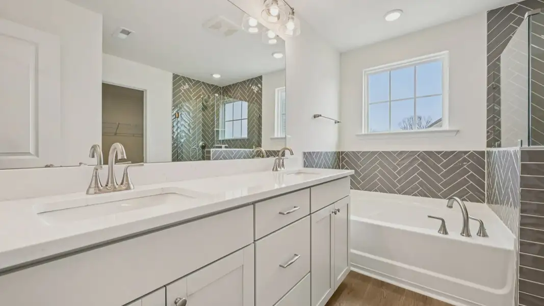 DRB Homes Juniper Primary Bath DRB Homes Juniper Primary Bath