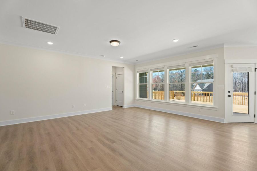 Spacious, unfurnished interior of a new home in Redland, Advance (Image 26).