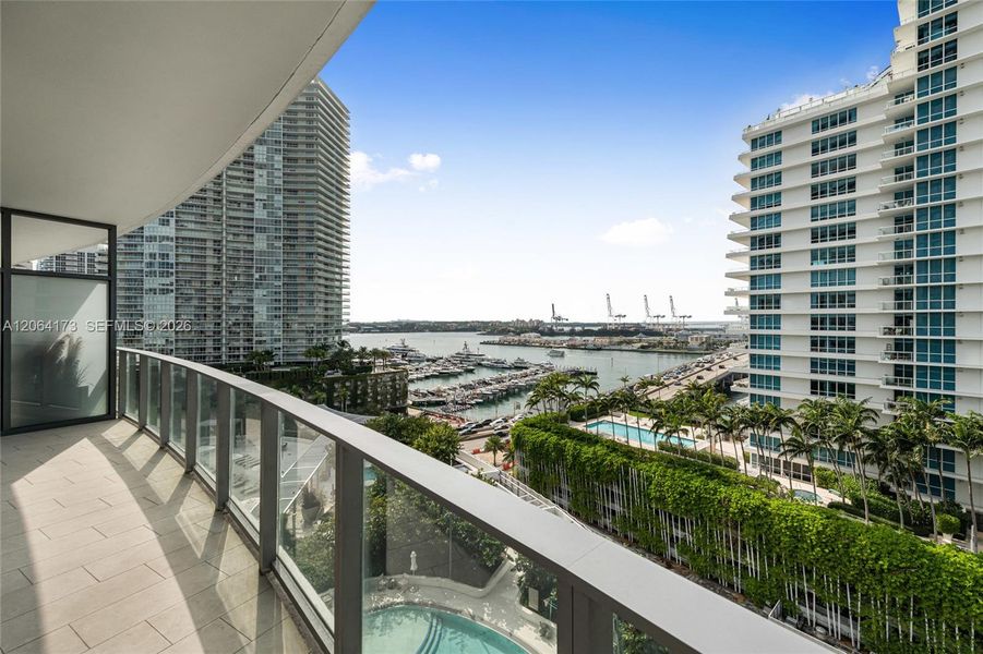 Condo located in Miami Beach, FL showcasing its design and architecture (Image 17).