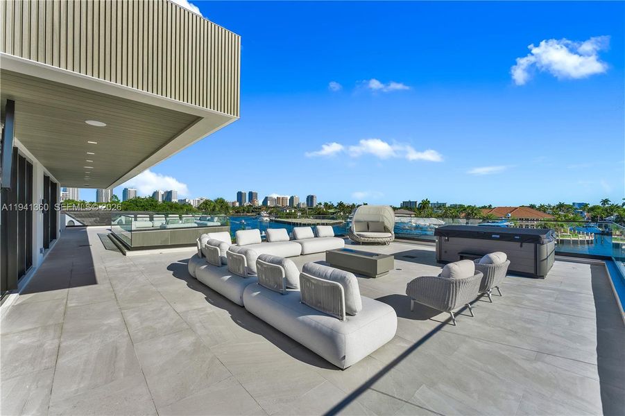 Exterior details and patio area of a home in , Fort Lauderdale (Image 21).