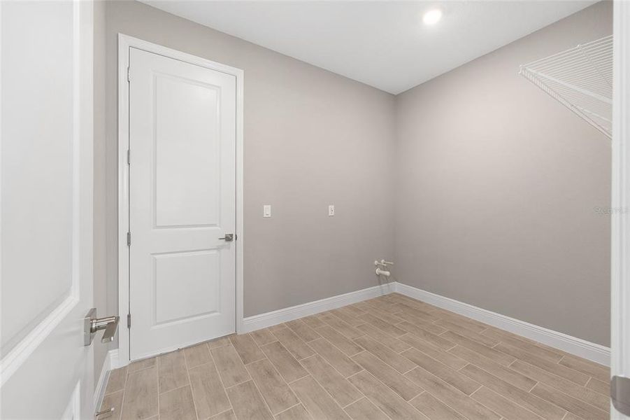 Spacious, unfurnished interior of a new home in , Ocala (Image 30).