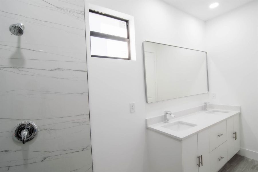 Master bathroom Master bathroom