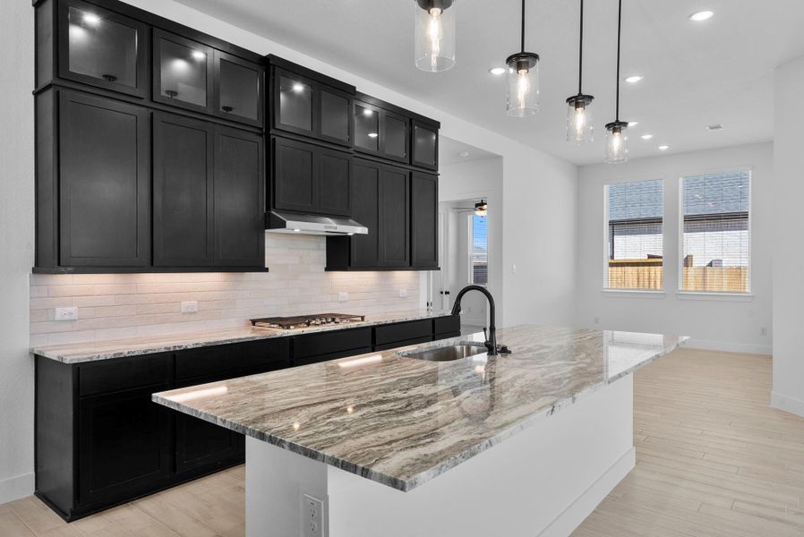 Furnished interior view inside a new home in Blue Heron, Mont Belvieu (Image 9).