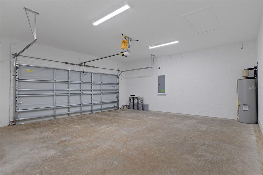 Spacious, unfurnished interior of a new home in Pine Ridge Estates, Beverly Hills (Image 40).