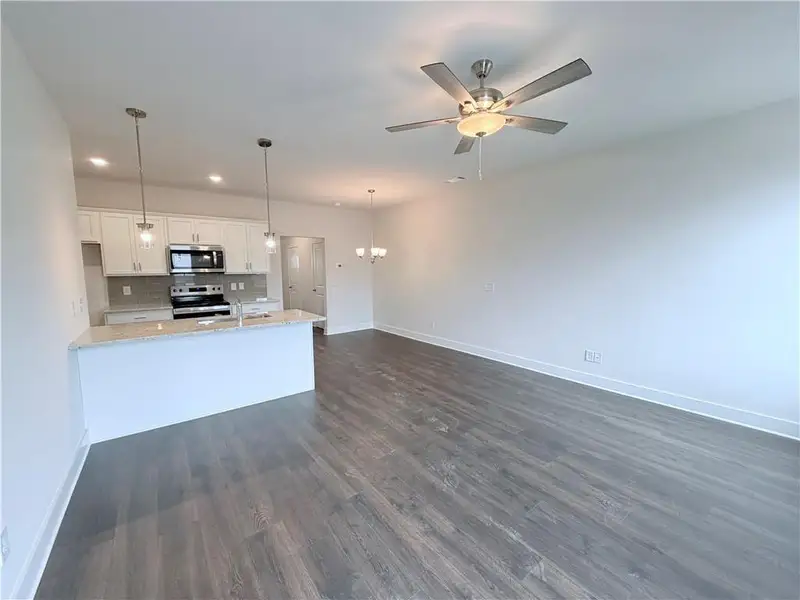Spacious, unfurnished interior of a new home in , Cartersville (Image 8).