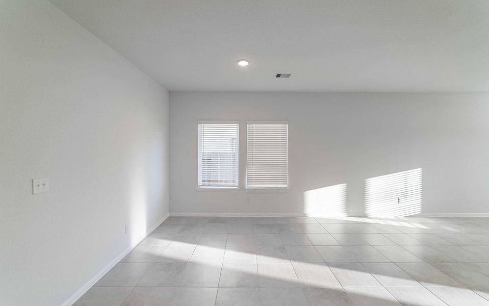 Spacious, unfurnished interior of a new home in Cielo, Conroe (Image 16).