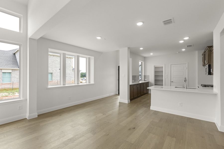 Spacious, unfurnished interior of a new home in The Reserve at Spiritas Ranch, Little Elm (Image 21).