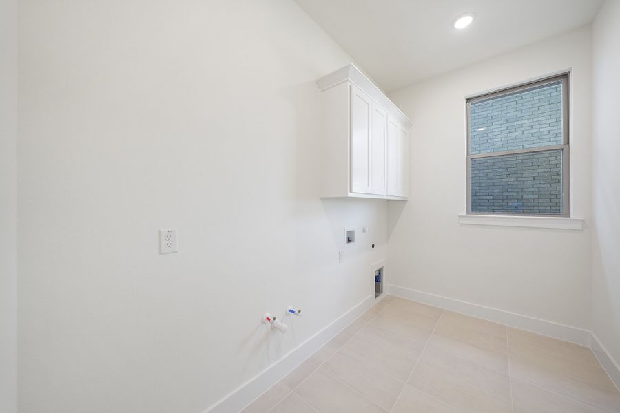 Spacious, unfurnished interior of a new home in Aster Park, McKinney (Image 23). Spacious, unfurnished interior of a new home in Aster Park, McKinney (Image 23).