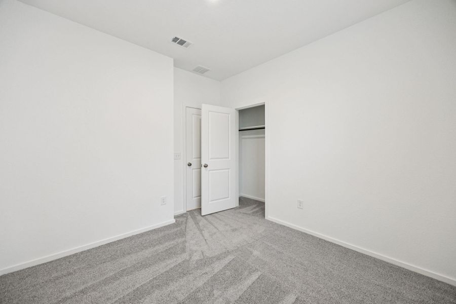 Spacious, unfurnished interior of a new home in Crosby Farms, Crosby (Image 27).