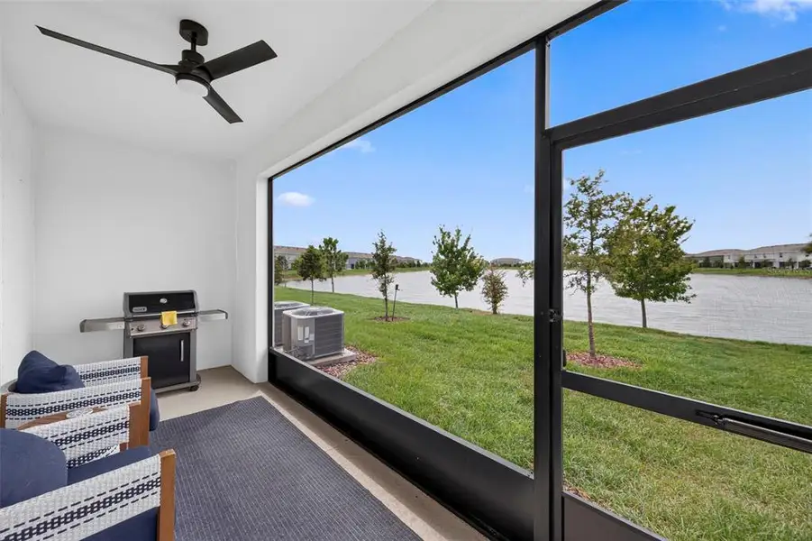 Exterior details and patio area of a home in , Apollo Beach (Image 33).
