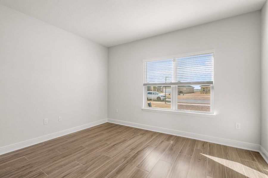 Spacious, unfurnished interior of a new home in Lake Merial, Panama City (Image 27).