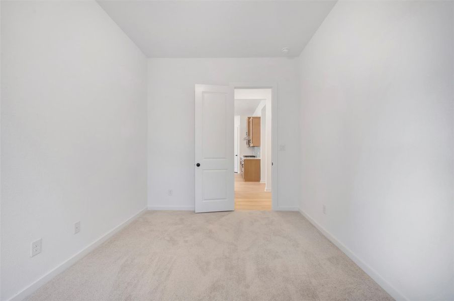 Spacious, unfurnished interior of a new home in Heritage, Dripping Springs (Image 39).