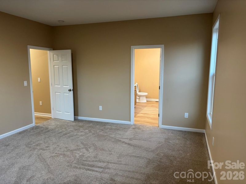 Easy access to the en suite bath.