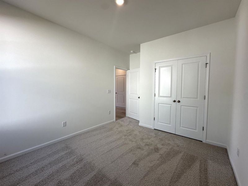 Spacious, unfurnished interior of a new home in Oak Hollow, Longs (Image 10).