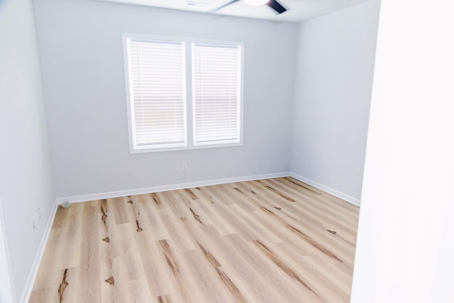 Spacious, unfurnished interior of a new home in , Summerville (Image 21).