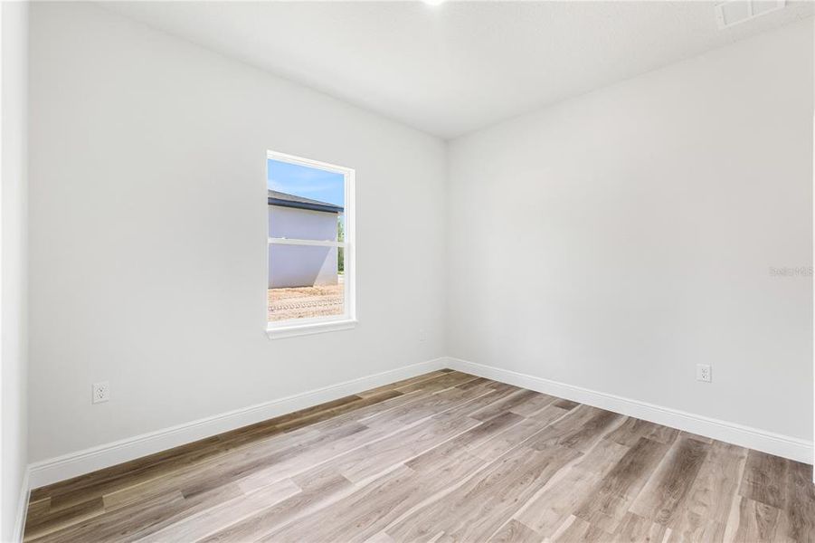 Spacious, unfurnished interior of a new home in , Ocala (Image 12).